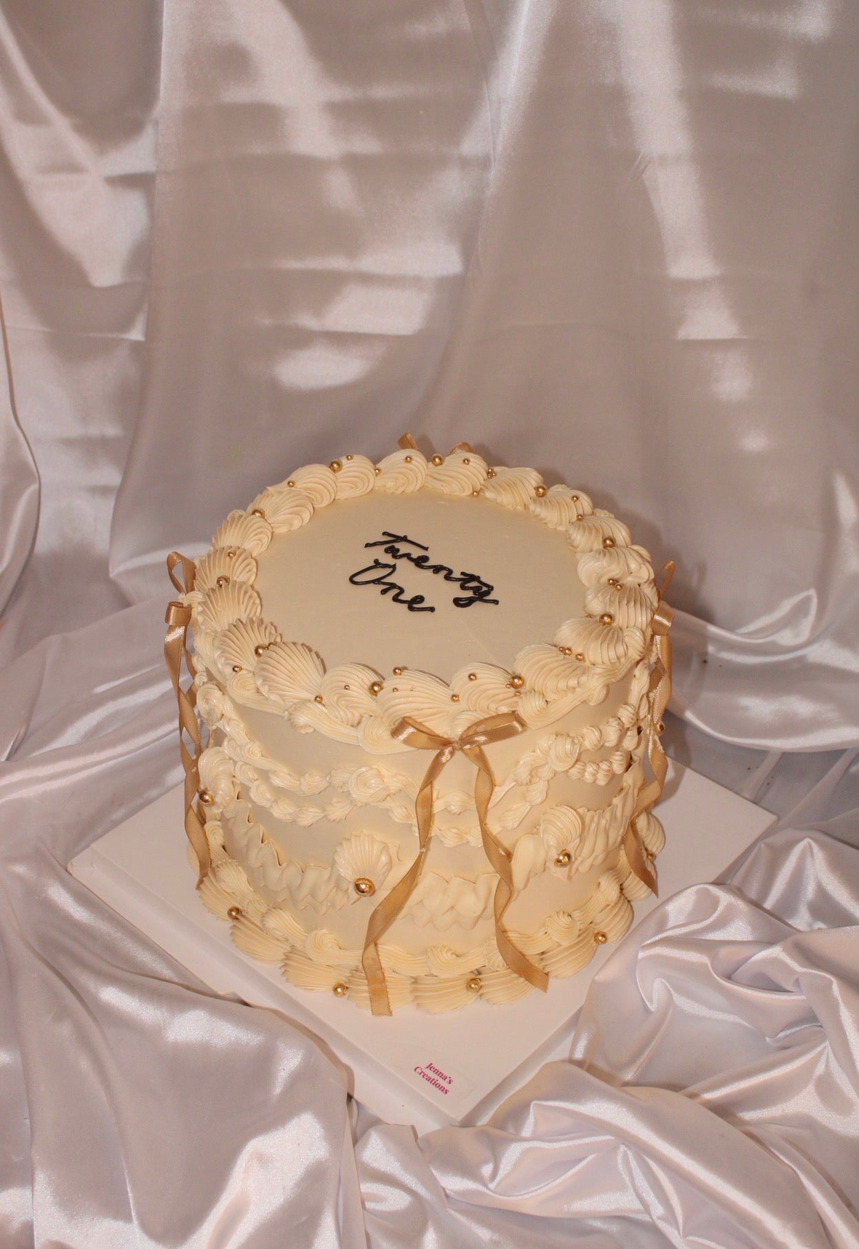 Vintage Round Cake