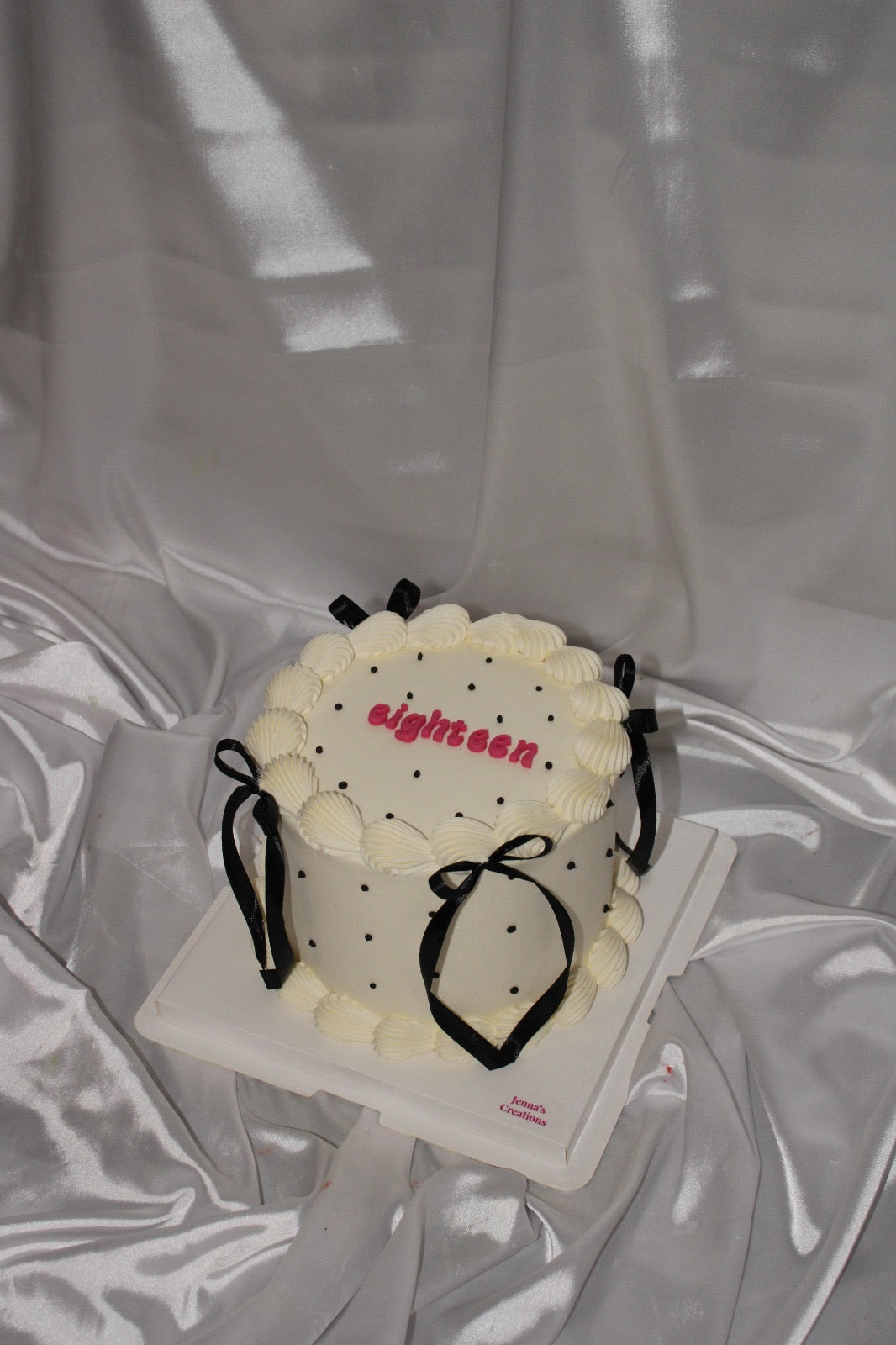 Vintage Round Cake