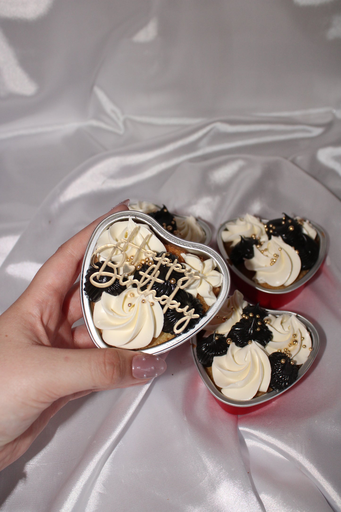 Single-serve heart-shaped celebration cake that can be customised in any colour.